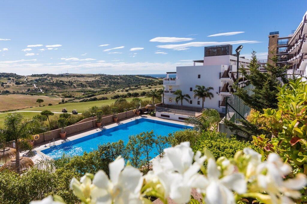 Piscina del Hotel Ona Valle Romano